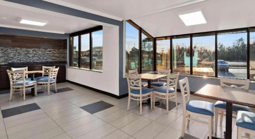 Rodeway Inn Lumberton Ngoại thất bức ảnh